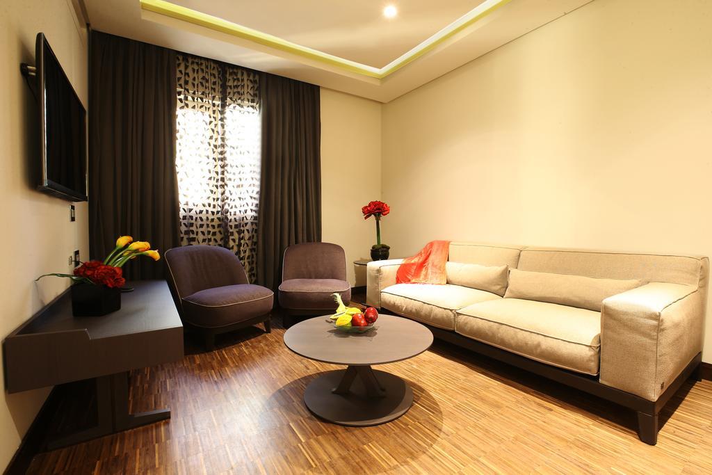 Lancaster Plaza Beirut Ξενοδοχείο Εξωτερικό φωτογραφία A living room